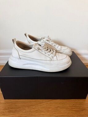 Women’s Leather Platform Sneaker in Off-White, size 8